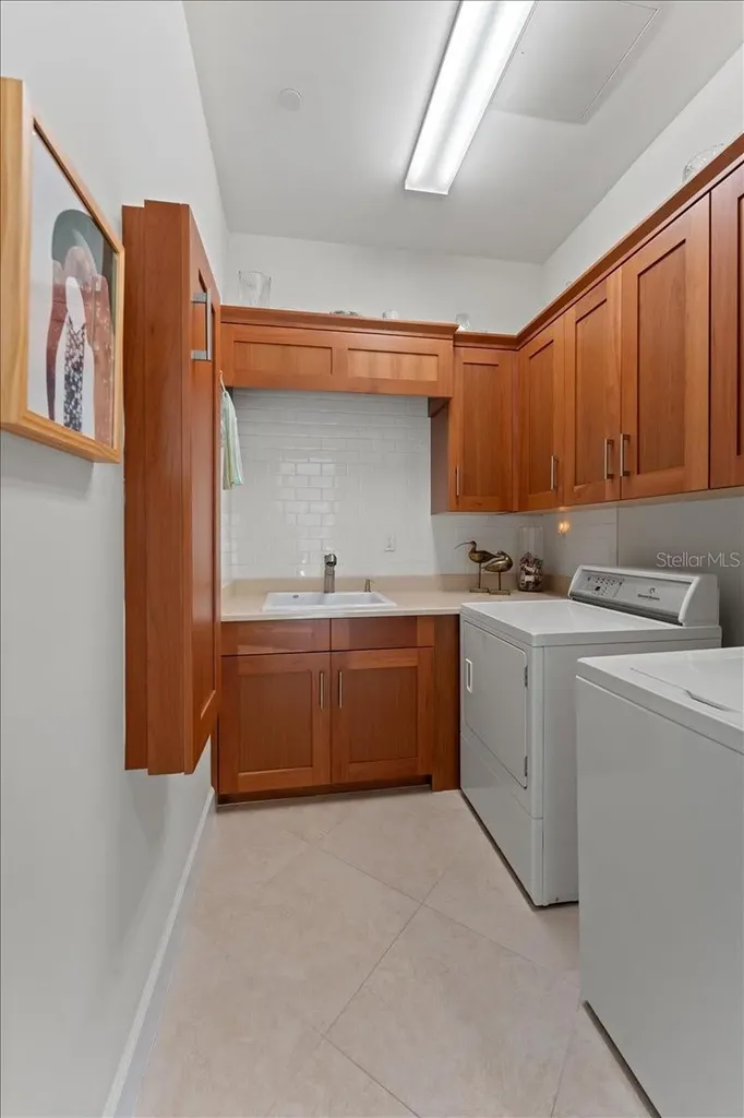 2708 N Beach Road Englewood FL 34223