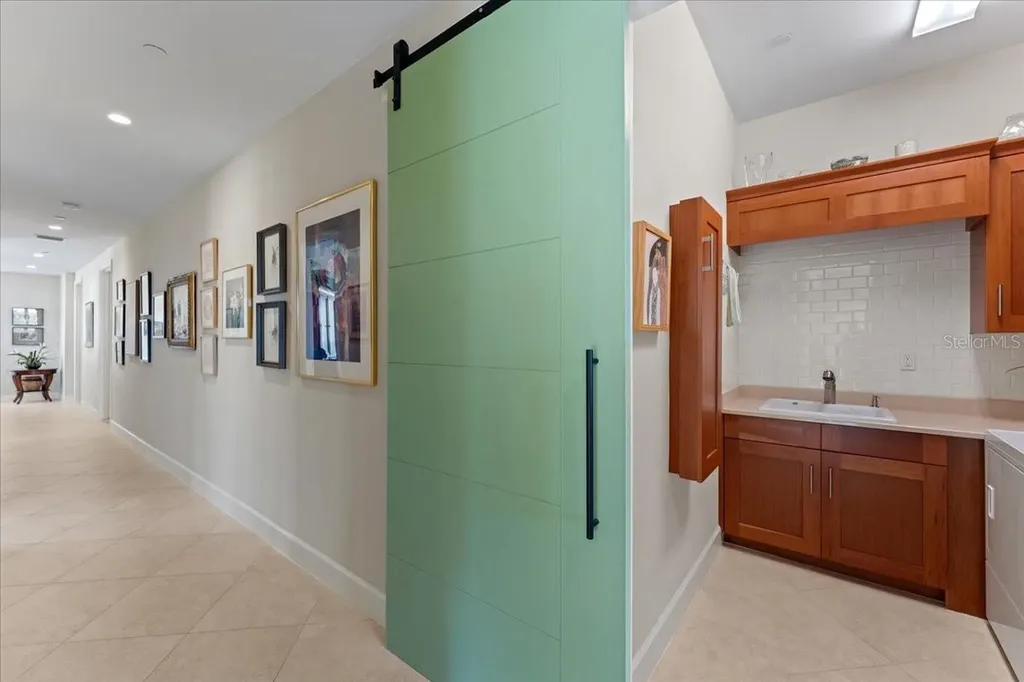 2708 N Beach Road Englewood FL 34223