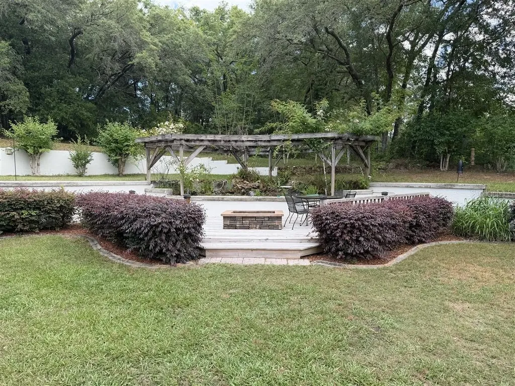 939 N New London Terrace Inverness FL 34453
