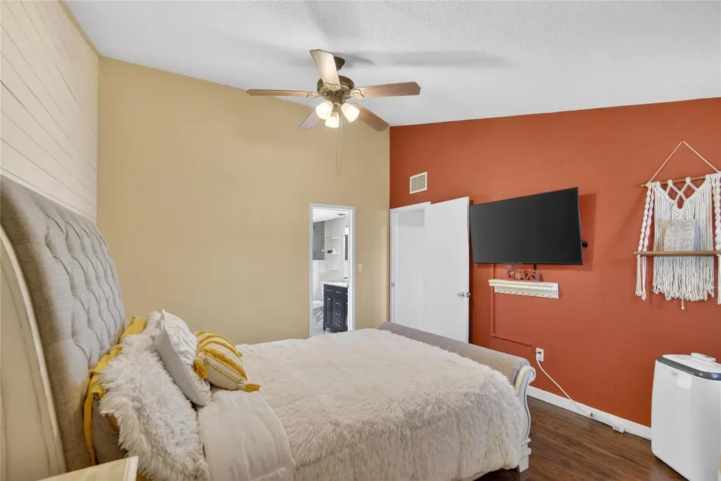 1009 Lenna Avenue Seffner FL 33584