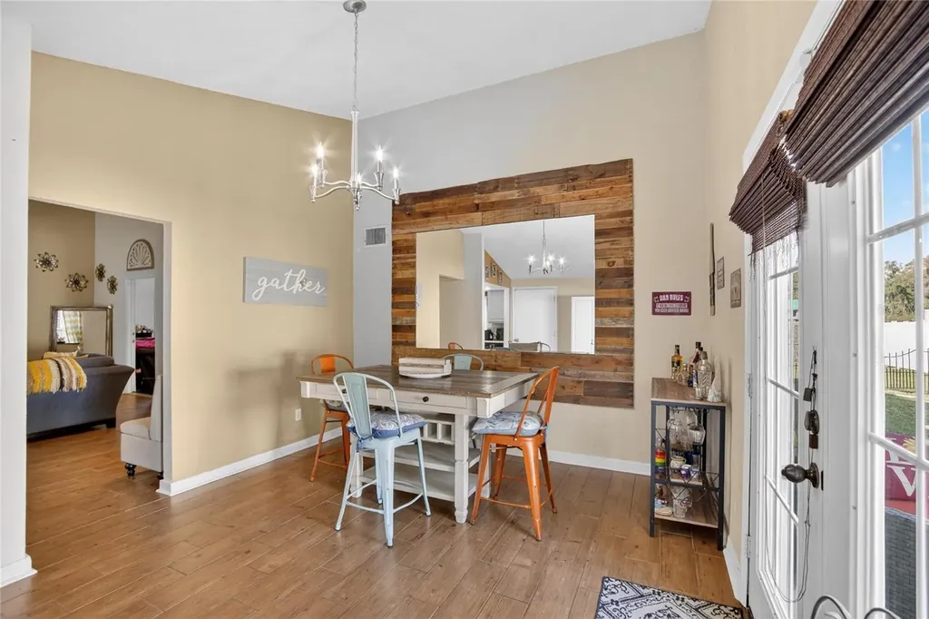 1009 Lenna Avenue Seffner FL 33584