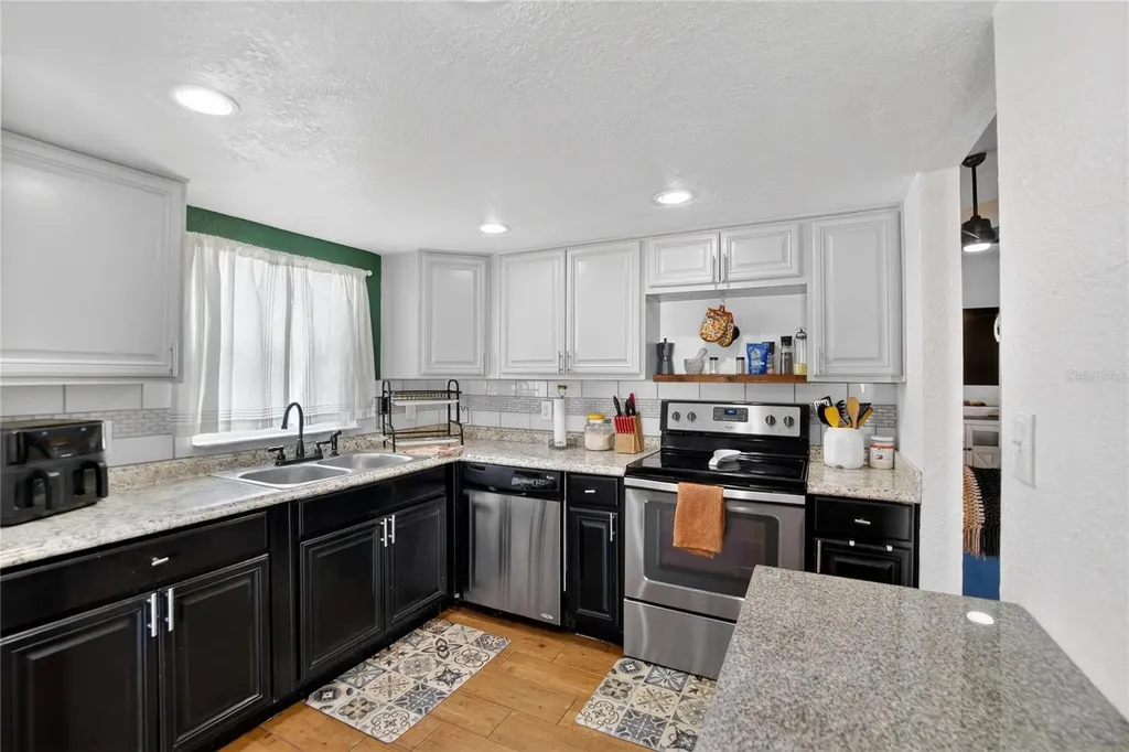 1009 Lenna Avenue Seffner FL 33584