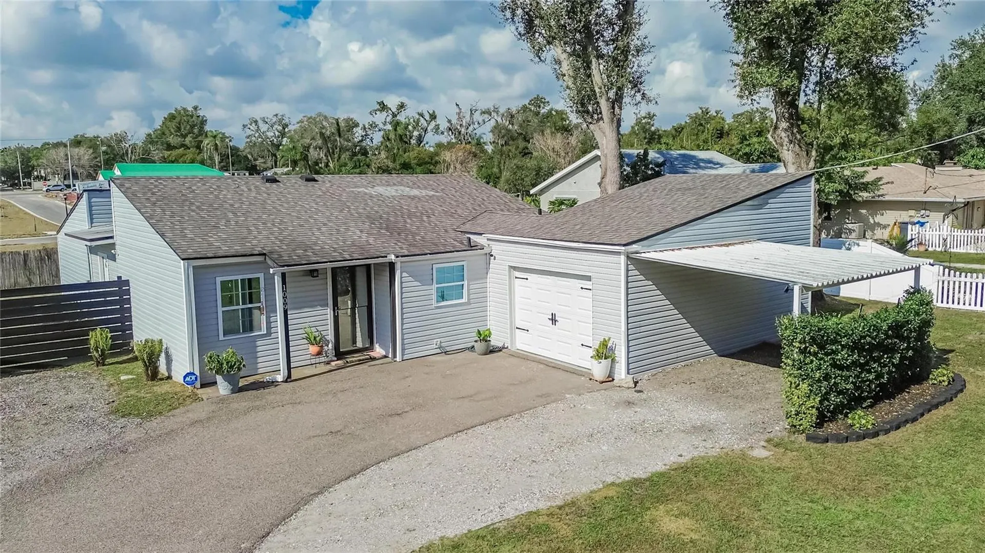 1009 Lenna Avenue Seffner FL 33584