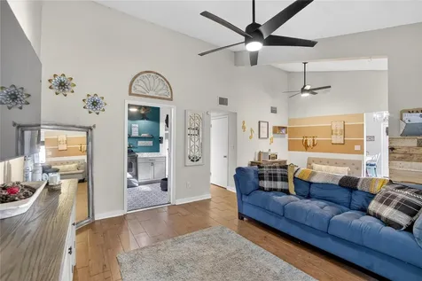 1009 Lenna Avenue Seffner FL 33584