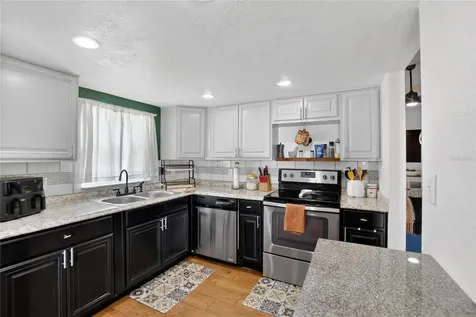 1009 Lenna Avenue Seffner FL 33584