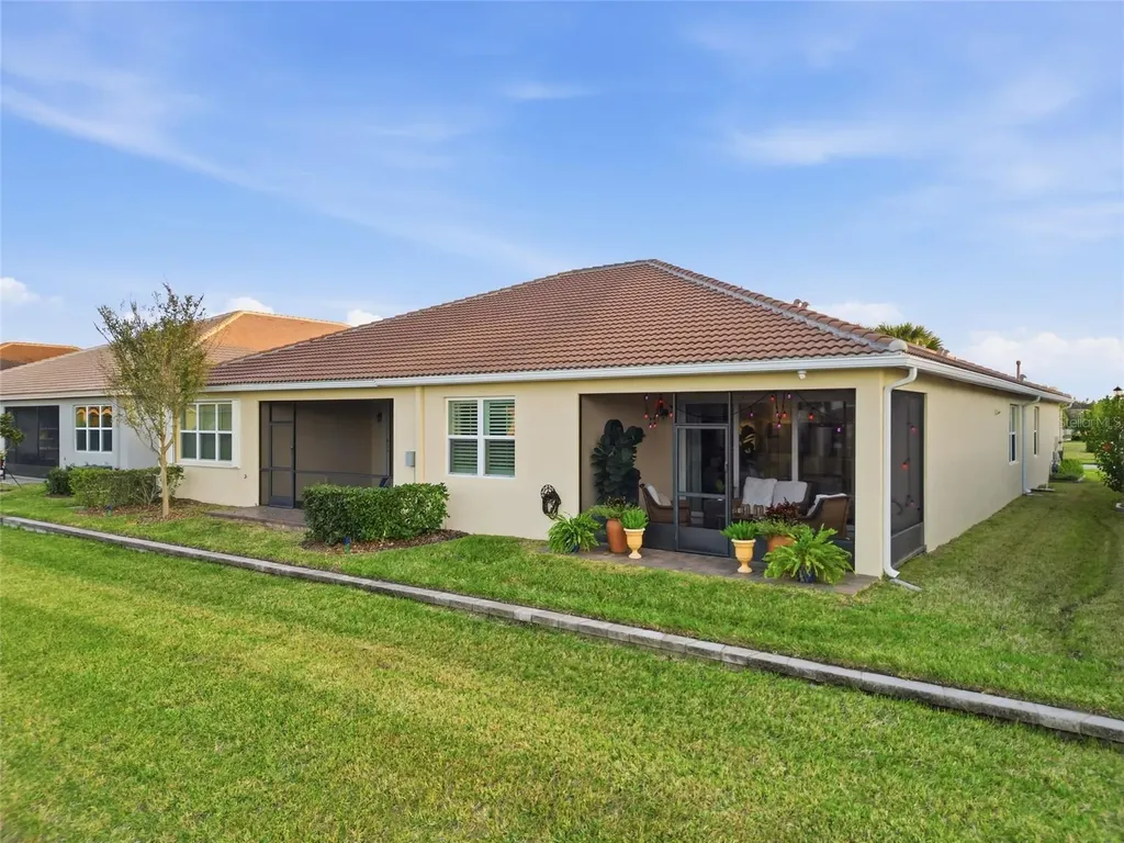 4717 Avila Lakes Drive Wimauma FL 33598