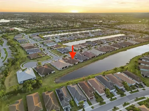 4717 Avila Lakes Drive Wimauma FL 33598