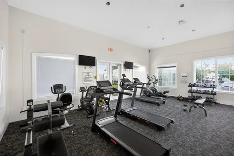 8290 W Gate Parkway Jacksonville FL 32216