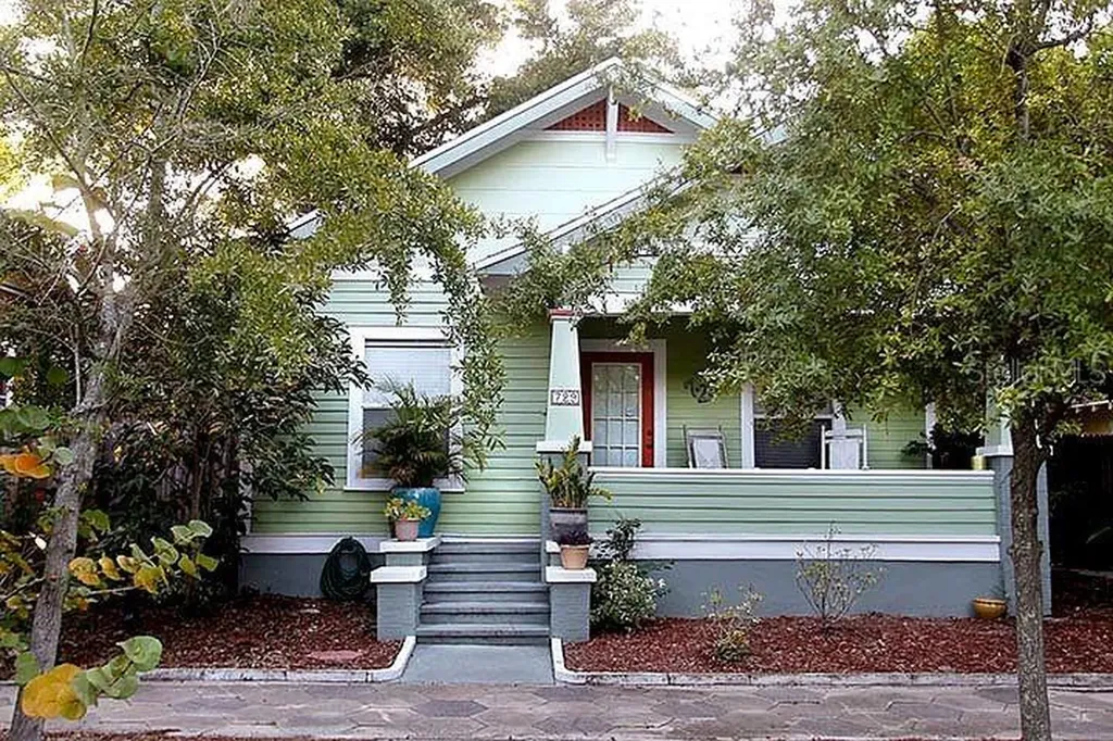 1226 47th Avenue N St Petersburg FL 33703