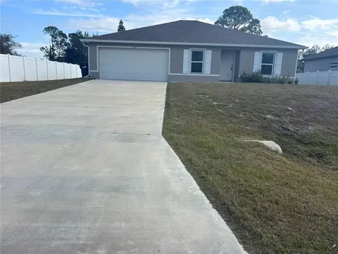 1542 Log Lane North Port FL 34286