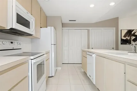 9502 Chapman Oak Court Palm Beach Gardens FL 33410