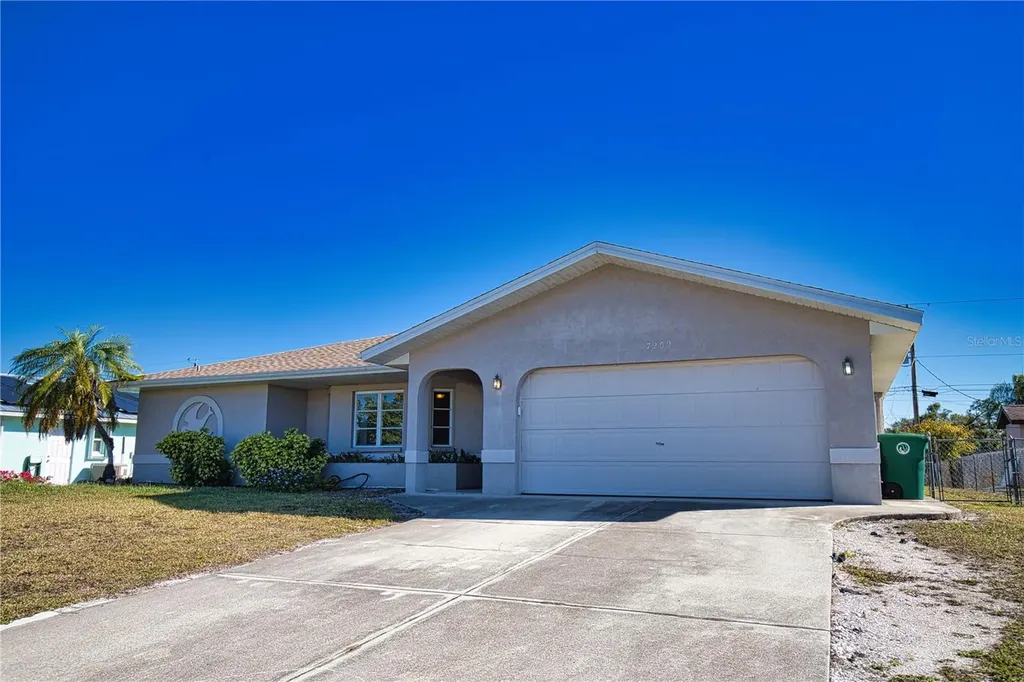 7202 Mamouth Englewood FL 34224