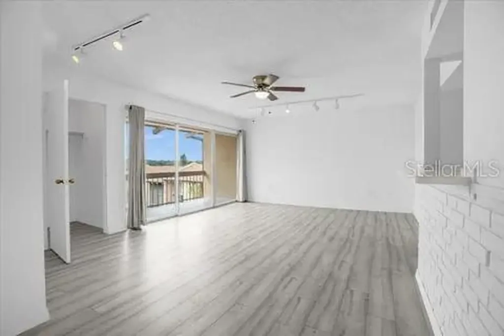 564 Orange Drive Altamonte Springs FL 32701