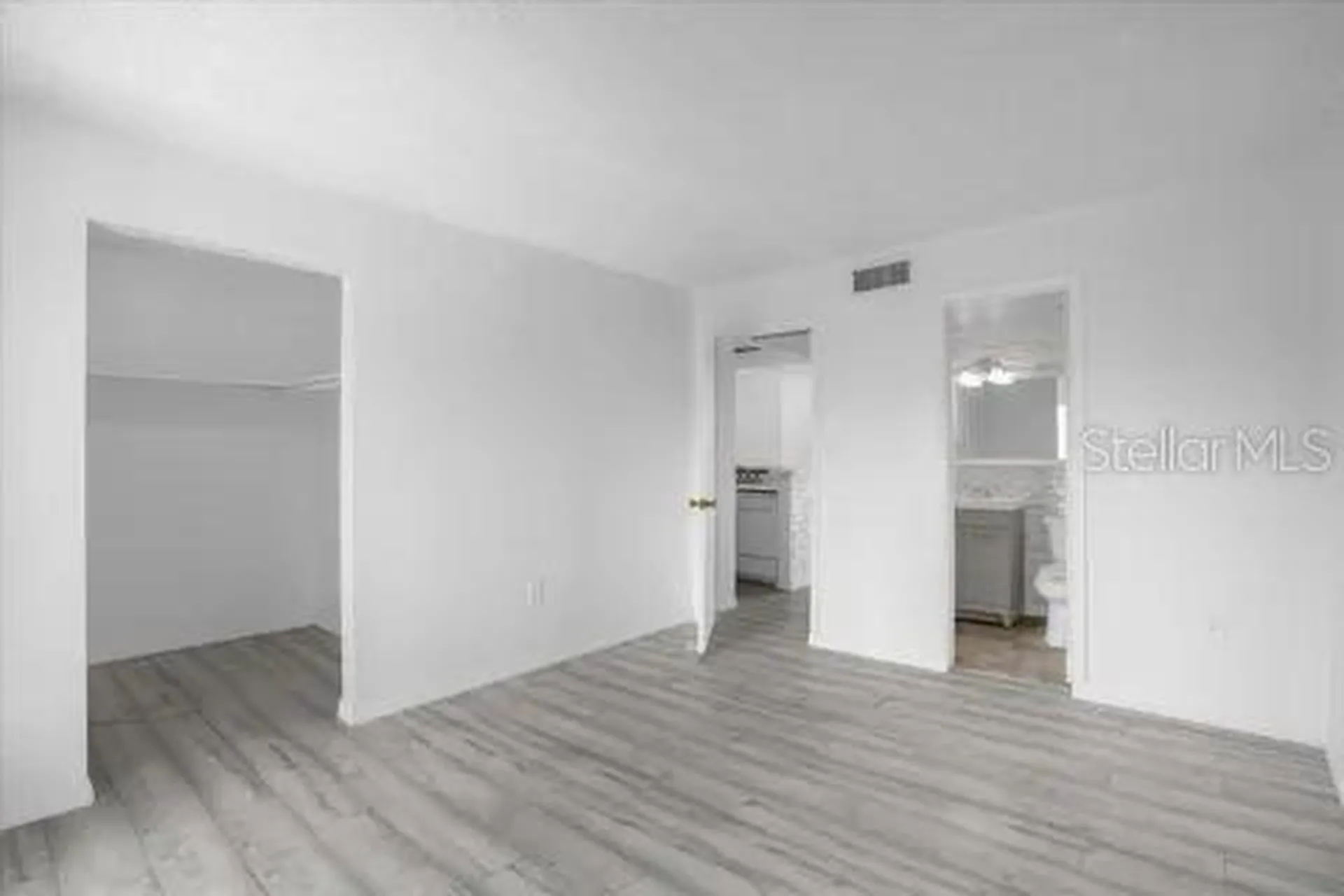 564 Orange Drive Altamonte Springs FL 32701