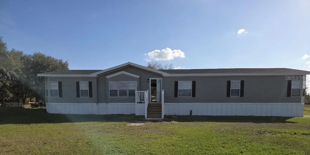 20736 NW 274th Street Okeechobee FL 34972