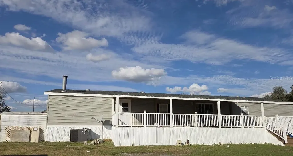 20736 NW 274th Street Okeechobee FL 34972