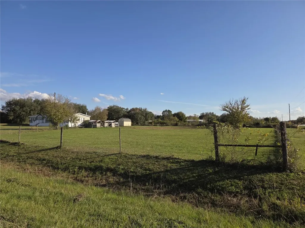20736 NW 274th Street Okeechobee FL 34972