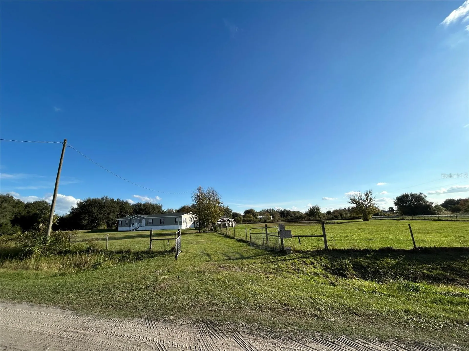 20736 NW 274th Street Okeechobee FL 34972