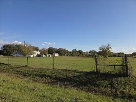 20736 NW 274th Street Okeechobee FL 34972