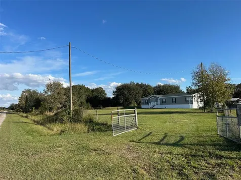 20736 NW 274th Street Okeechobee FL 34972