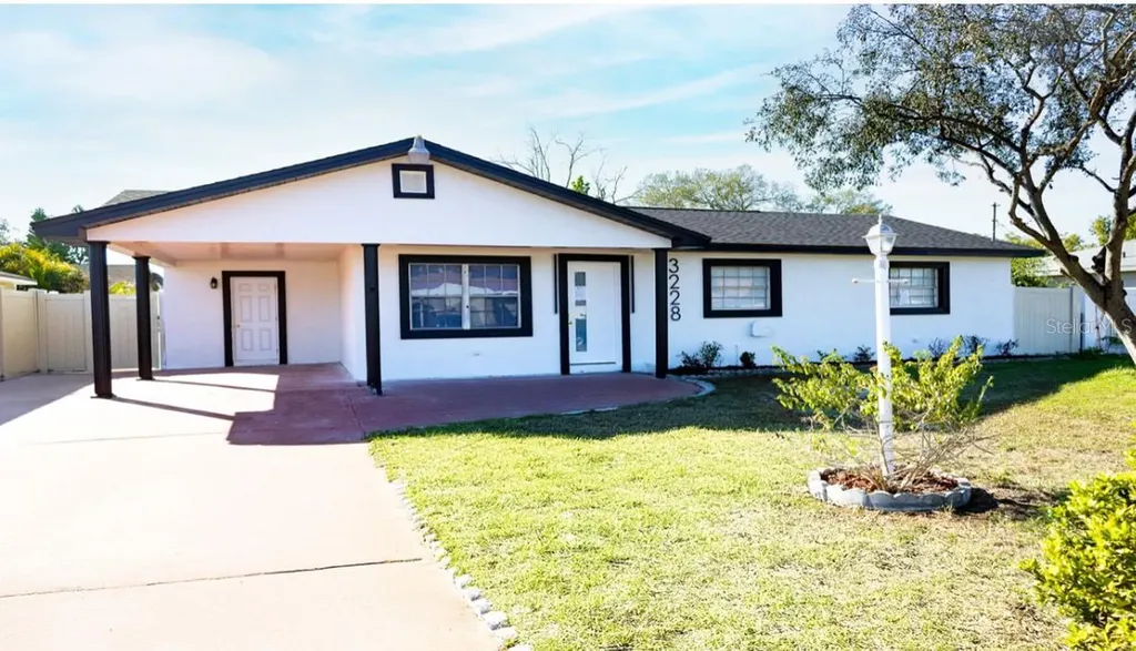 3228 W Grove Street Tampa FL 33614