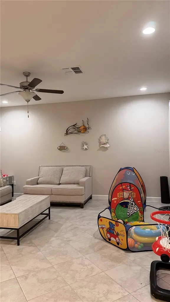 9909 Victory Gallop Loop Ruskin FL 33573
