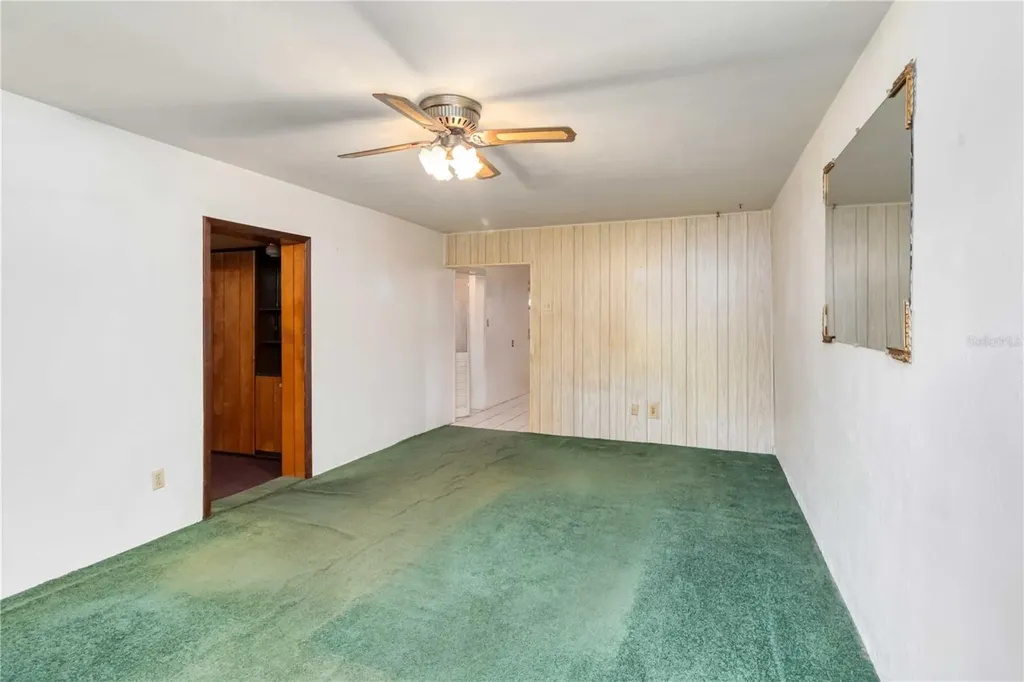 2529 W Crest Avenue Tampa FL 33614