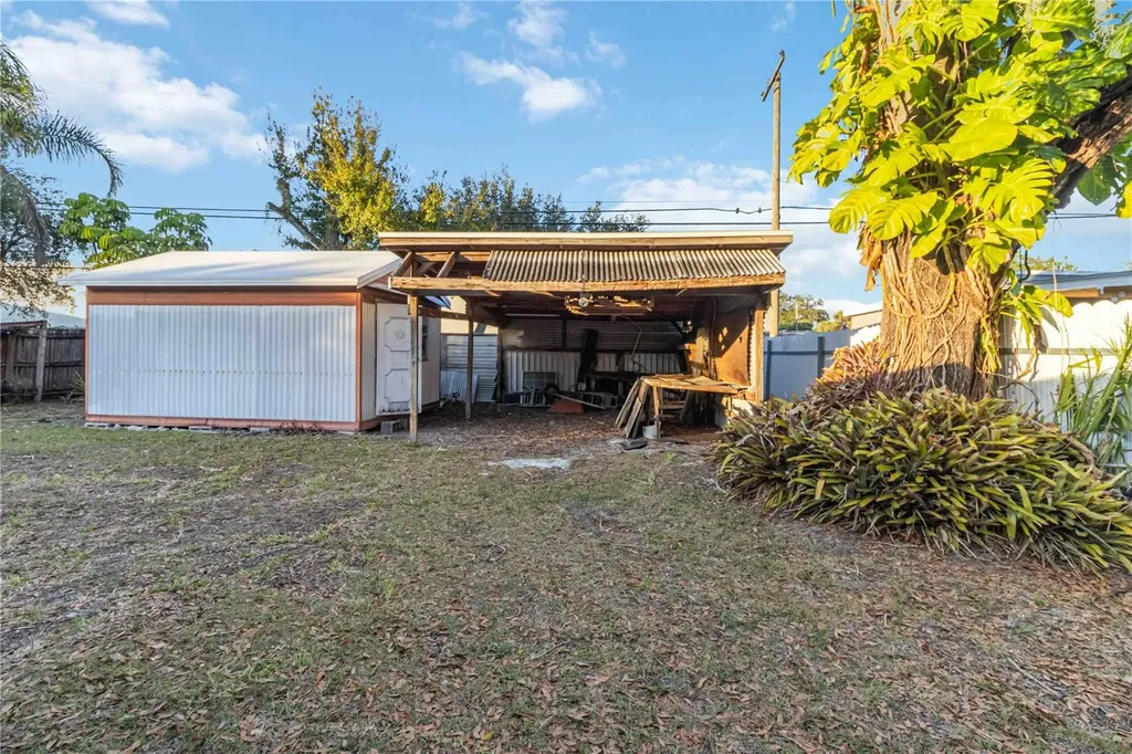 2529 W Crest Avenue Tampa FL 33614