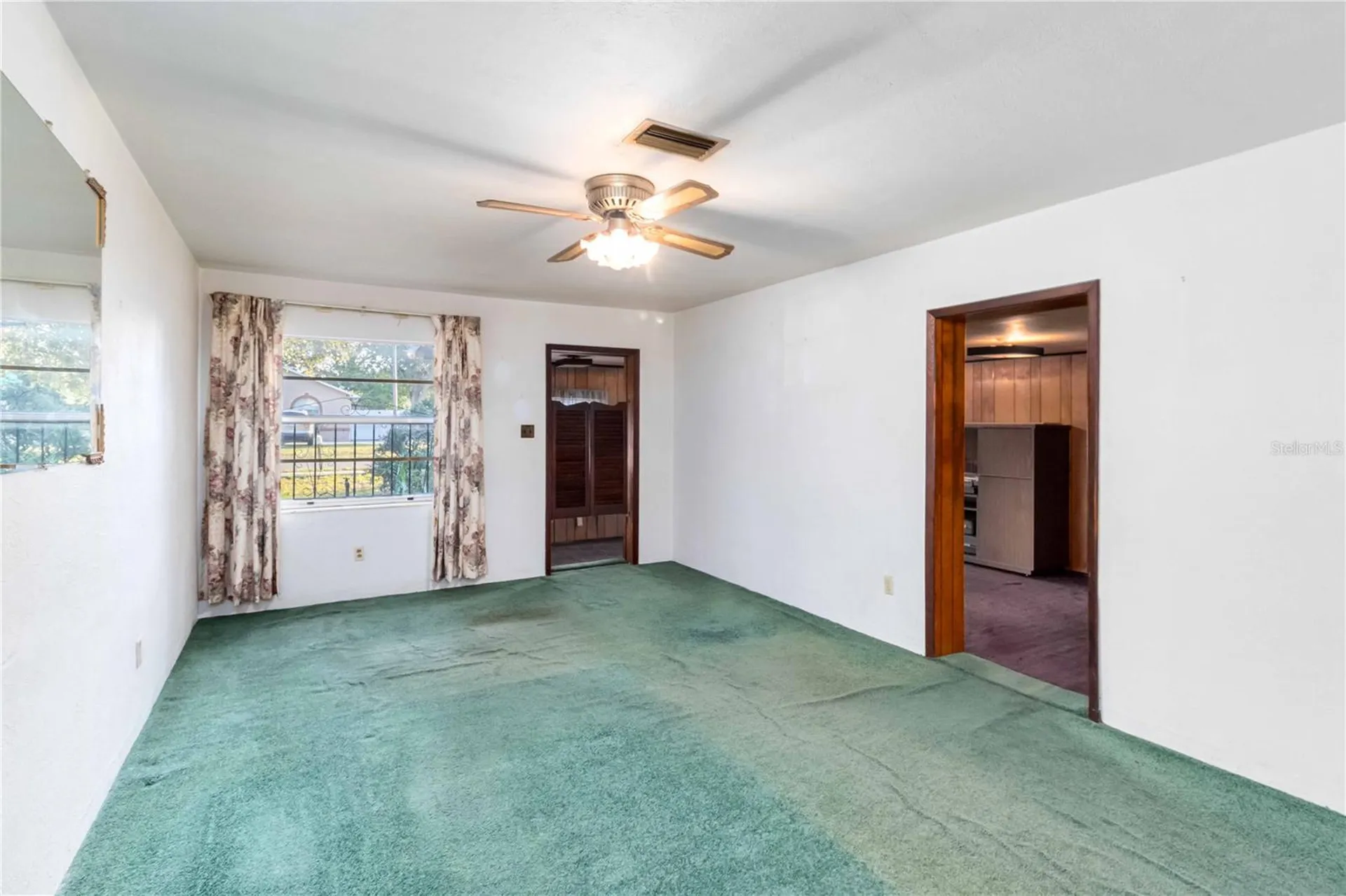 2529 W Crest Avenue Tampa FL 33614