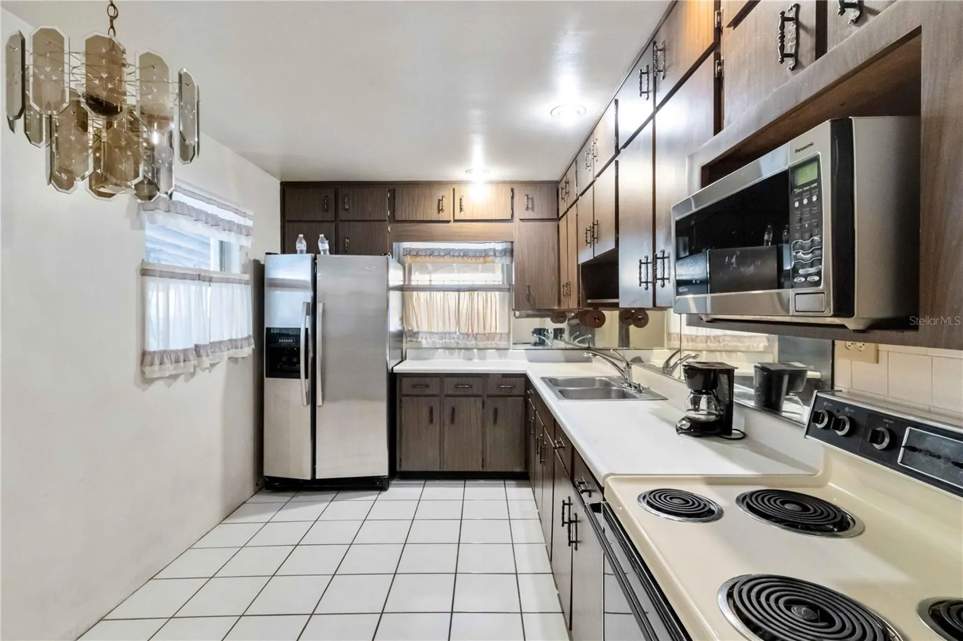 2529 W Crest Avenue Tampa FL 33614