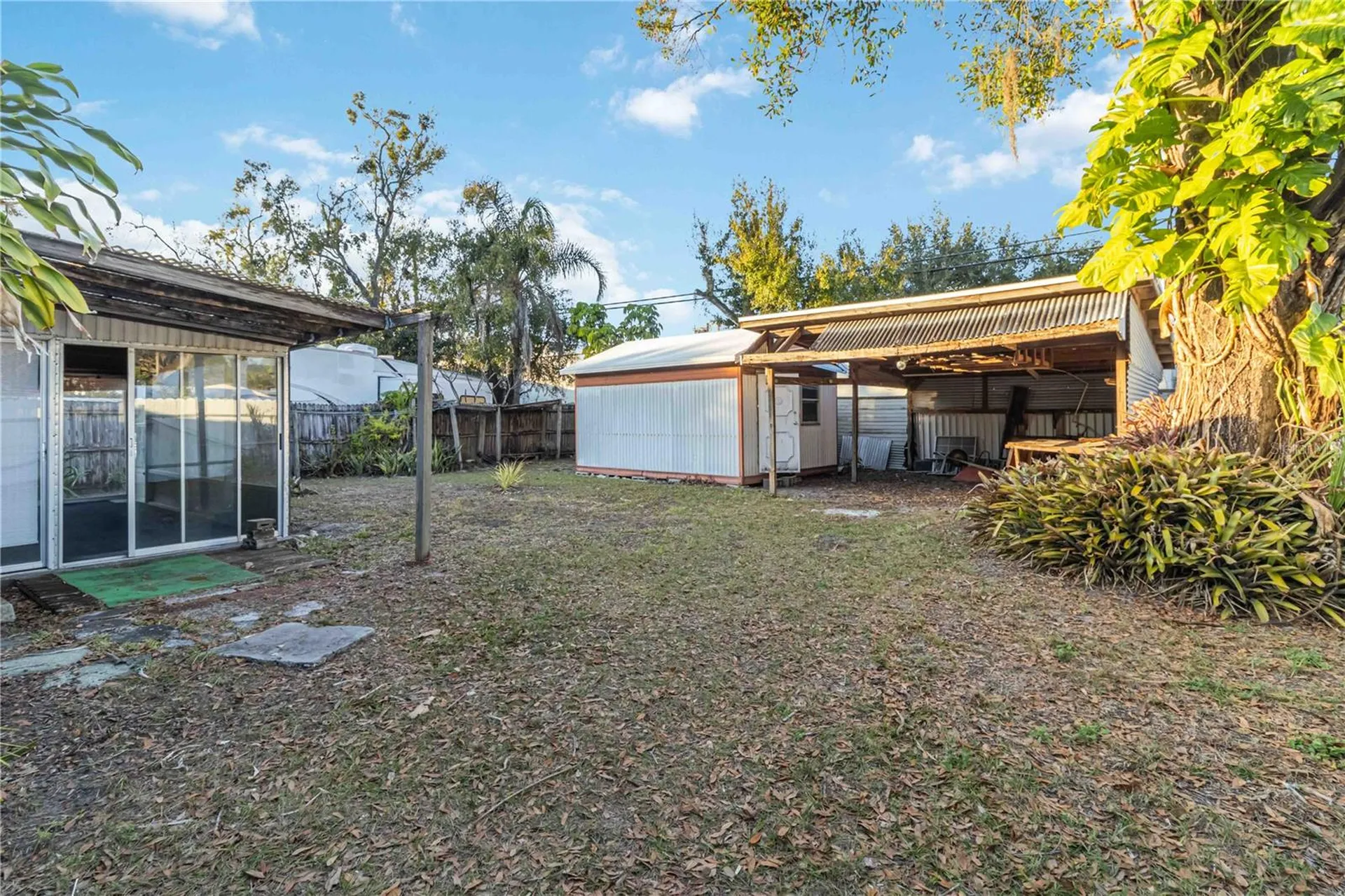 2529 W Crest Avenue Tampa FL 33614