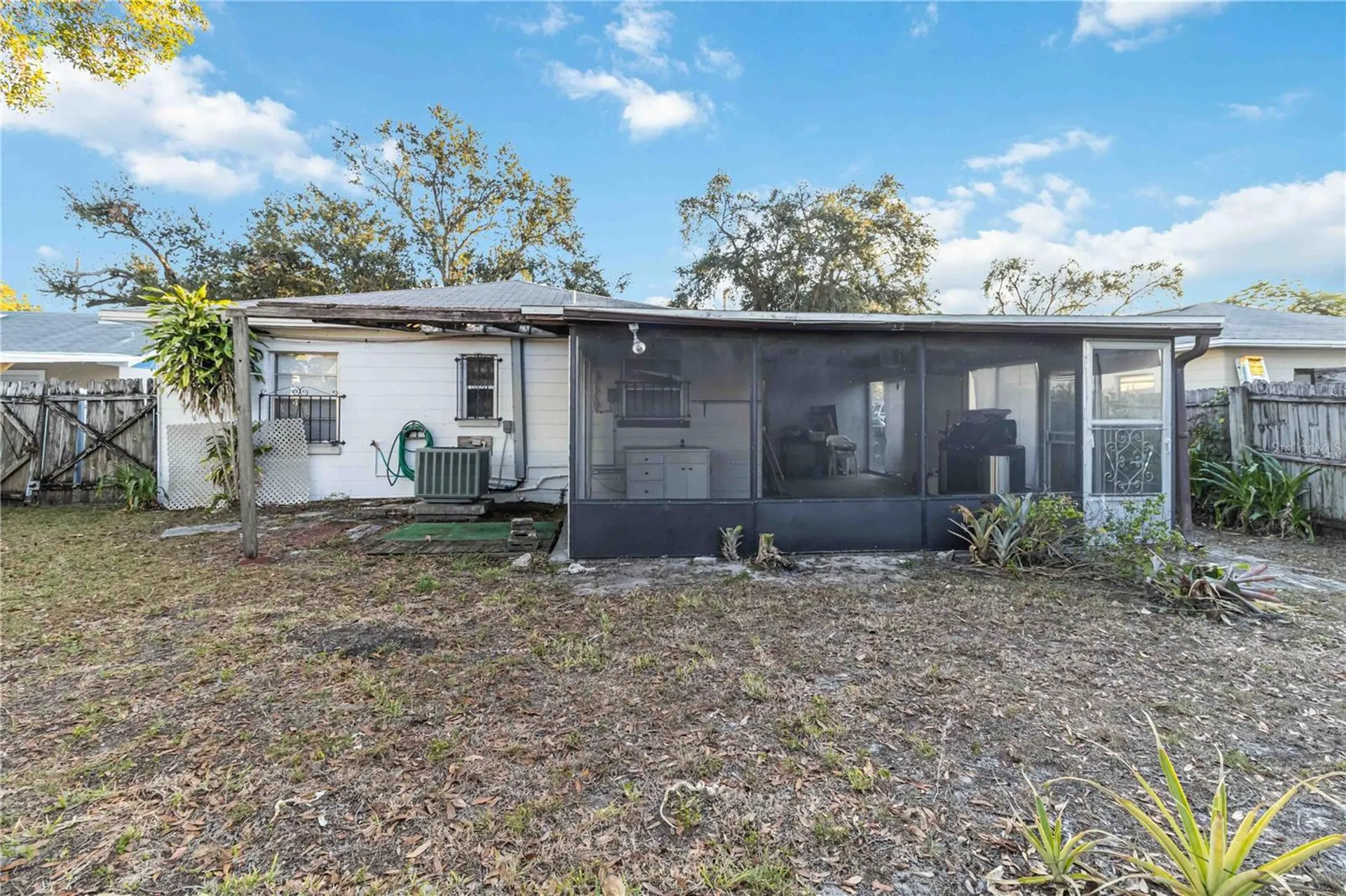 2529 W Crest Avenue Tampa FL 33614
