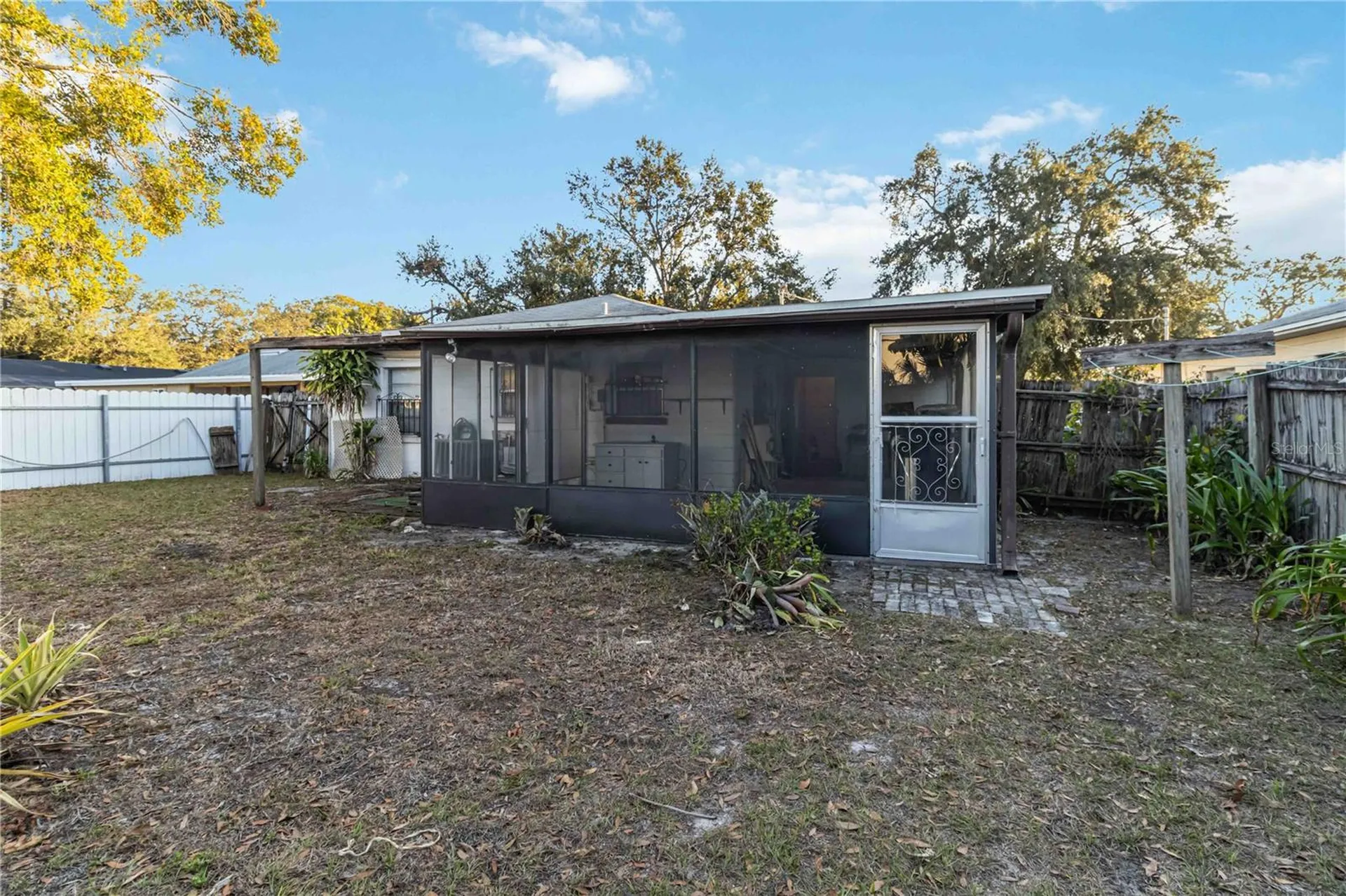 2529 W Crest Avenue Tampa FL 33614