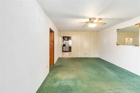 2529 W Crest Avenue Tampa FL 33614