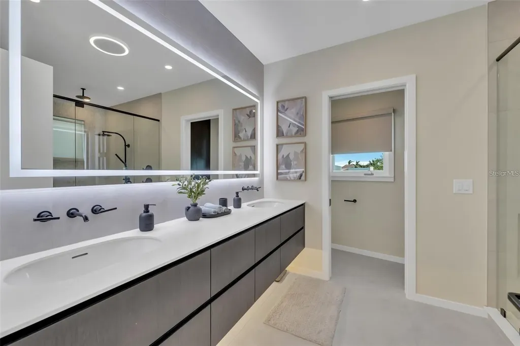 1406 Tangier Way Sarasota FL 34239