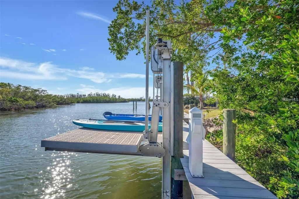 1406 Tangier Way Sarasota FL 34239