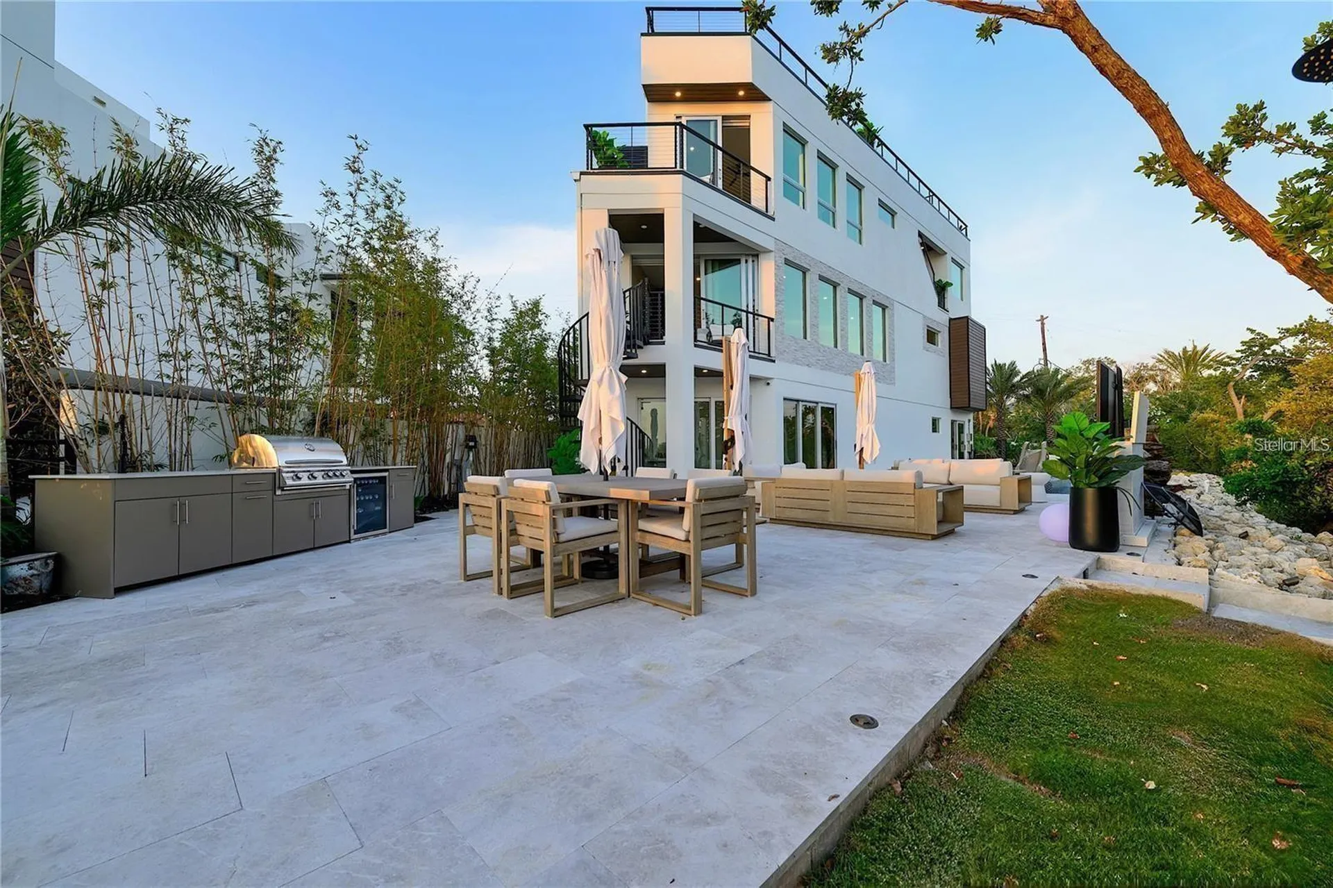 1406 Tangier Way Sarasota FL 34239