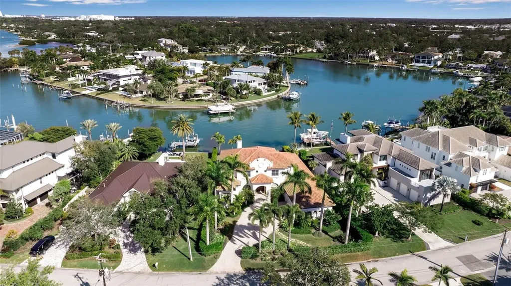 1389 Tangier Way Sarasota FL 34239