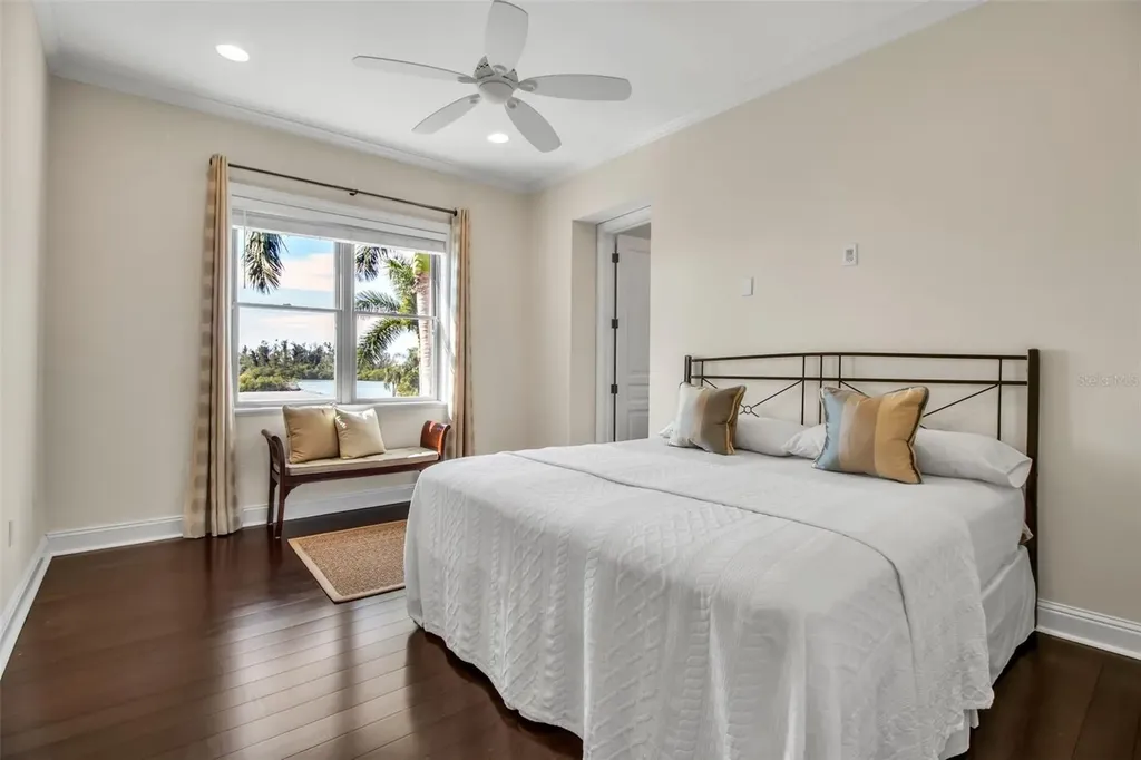 1389 Tangier Way Sarasota FL 34239