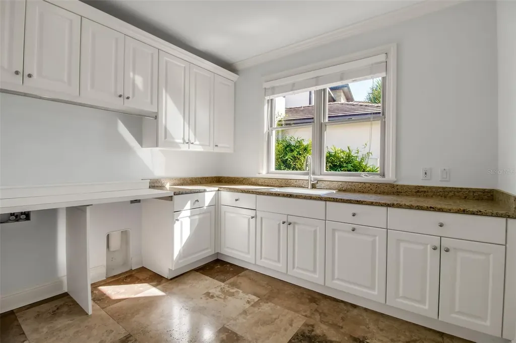1389 Tangier Way Sarasota FL 34239