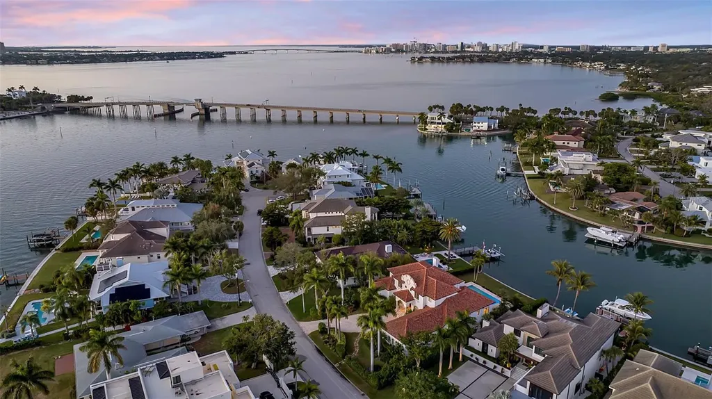 1389 Tangier Way Sarasota FL 34239