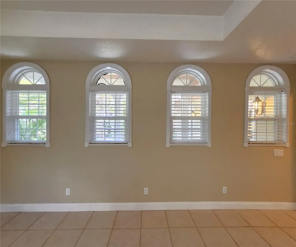 102 17th Street NE Bradenton FL 34208