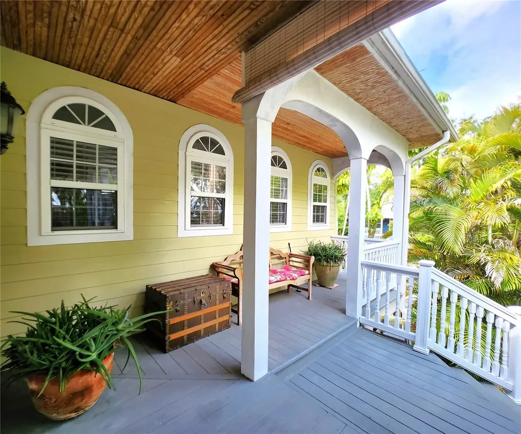 102 17th Street NE Bradenton FL 34208