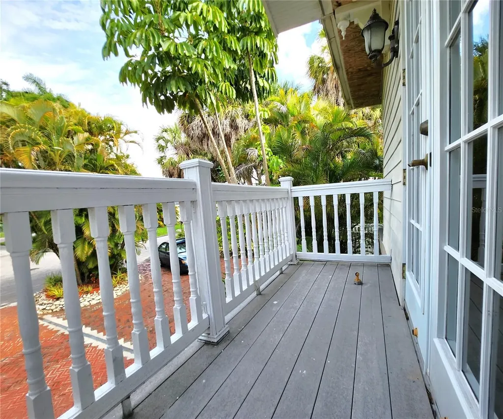 102 17th Street NE Bradenton FL 34208