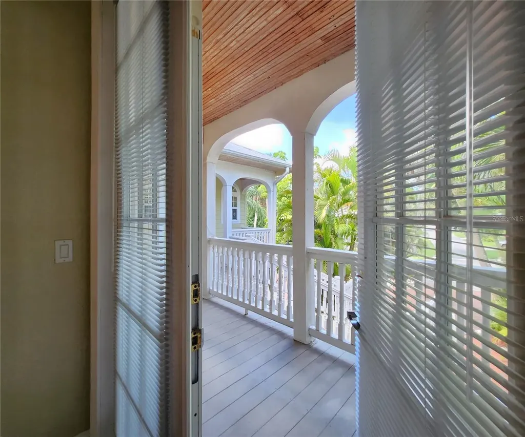 102 17th Street NE Bradenton FL 34208