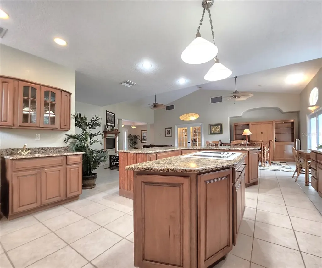 102 17th Street NE Bradenton FL 34208