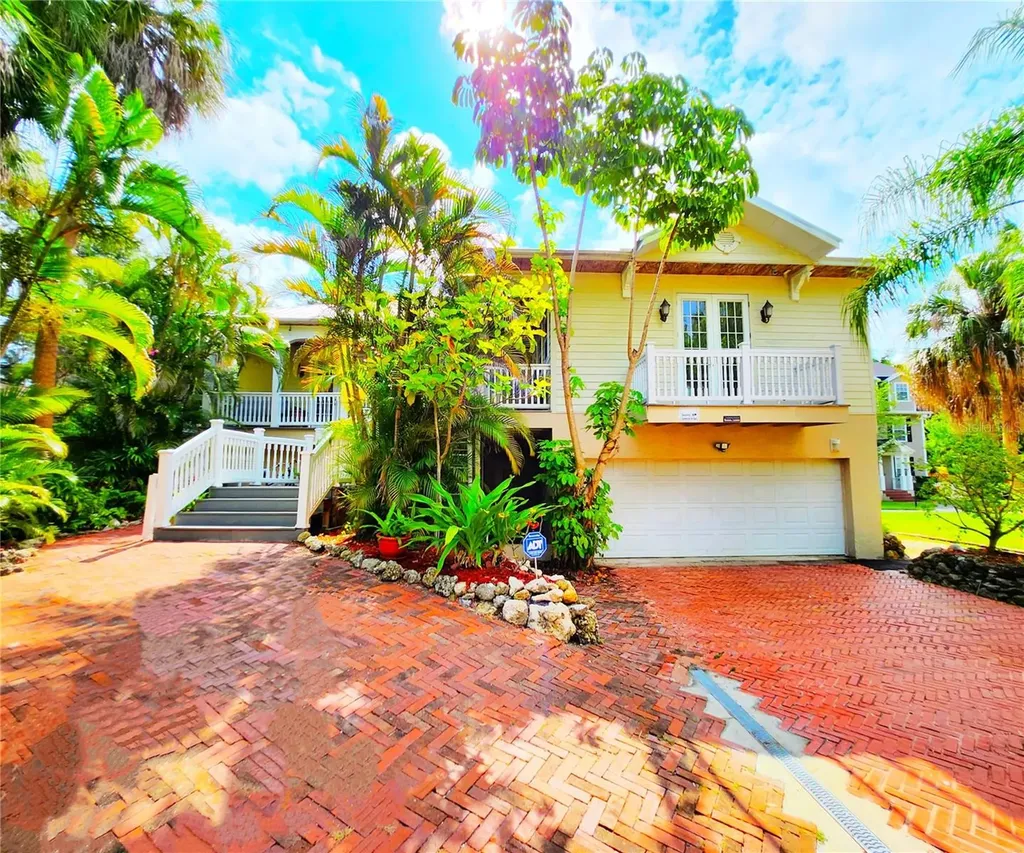 102 17th Street NE Bradenton FL 34208