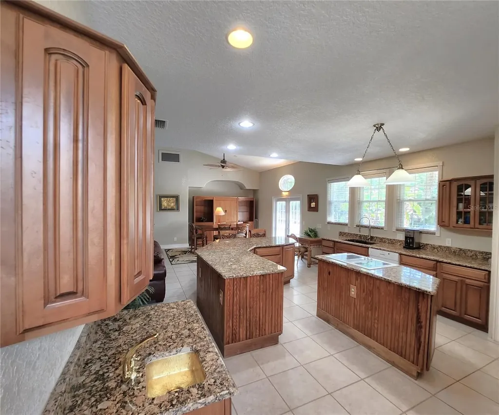 102 17th Street NE Bradenton FL 34208