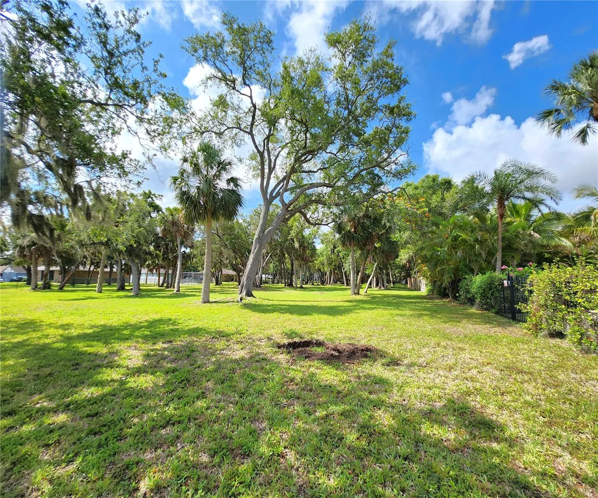 102 17th Street NE Bradenton FL 34208