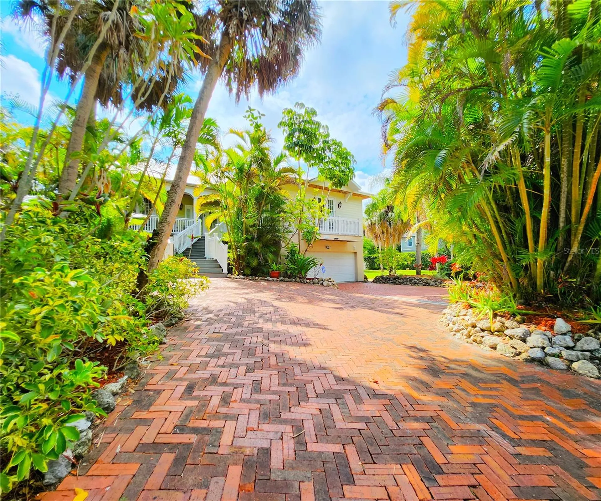 102 17th Street NE Bradenton FL 34208